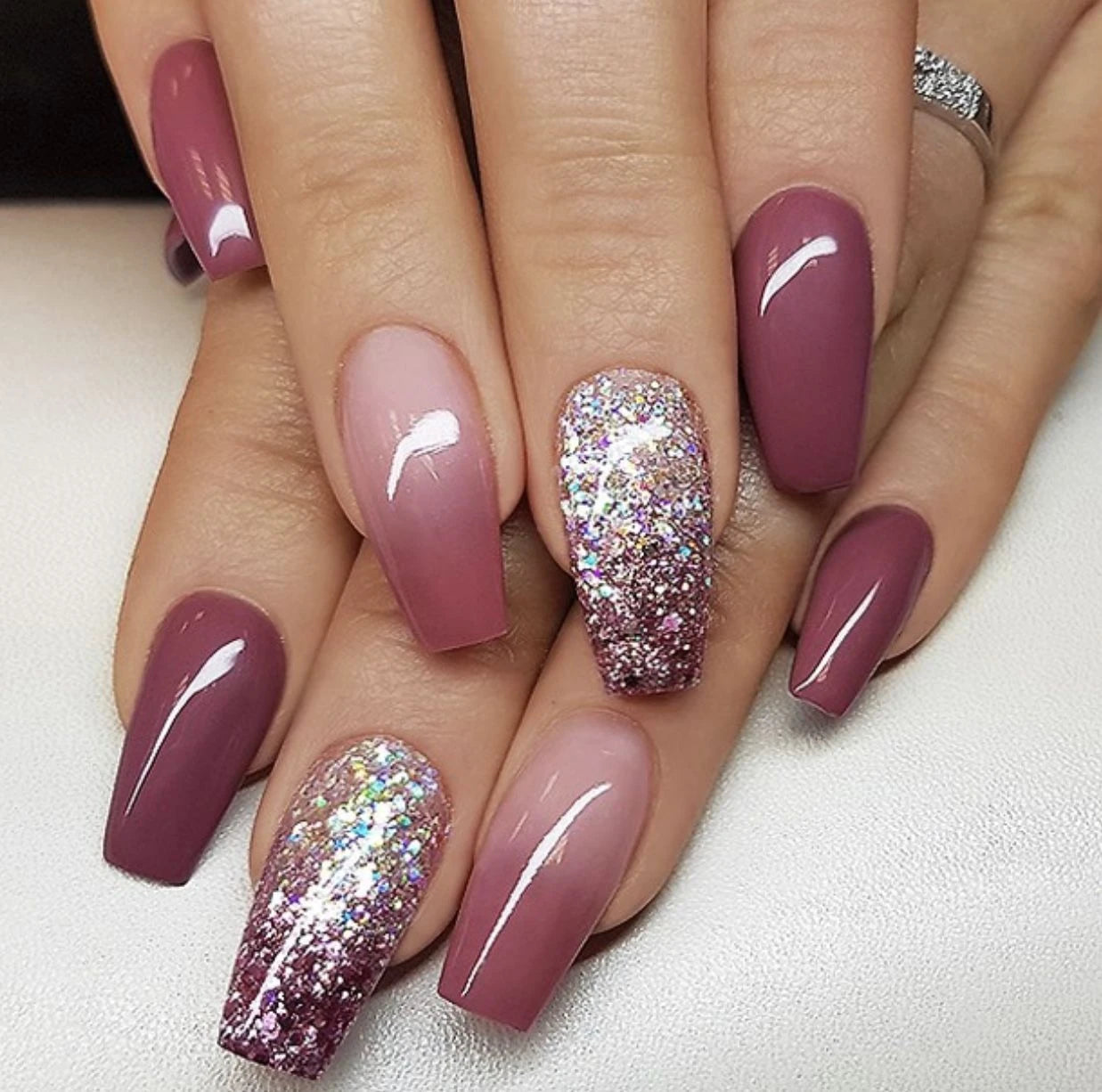 NAIL POLISH