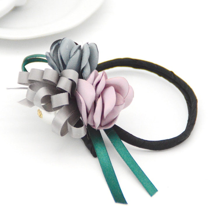 PearlBloom Hair Bun Clip